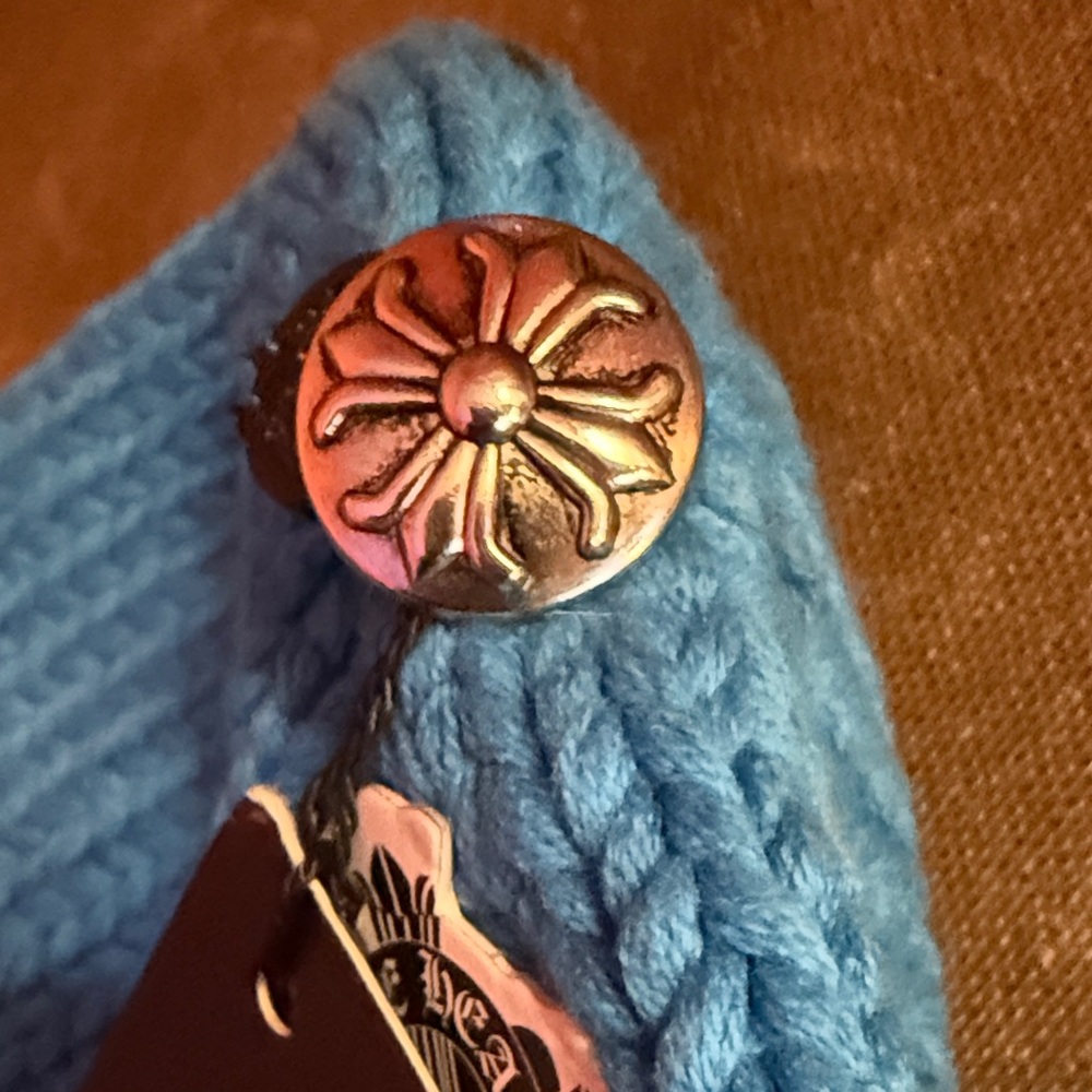 Chrome heart Knit Beanie - Picture 3 of 4